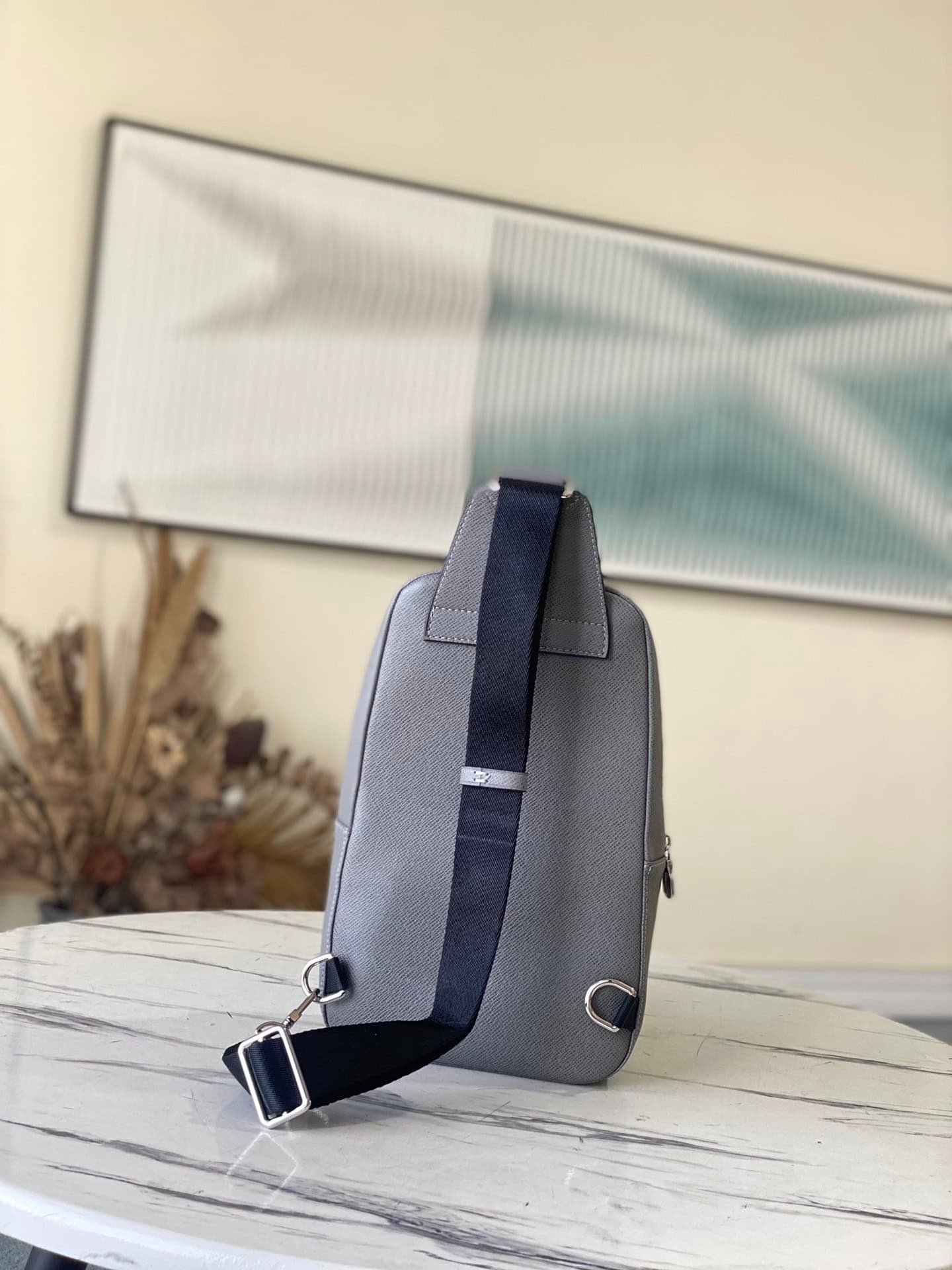 Louis Vuitton Cross-Pattern Avenue Shoulder Bag - Gray 75128 | Sandra Bags - Image 5