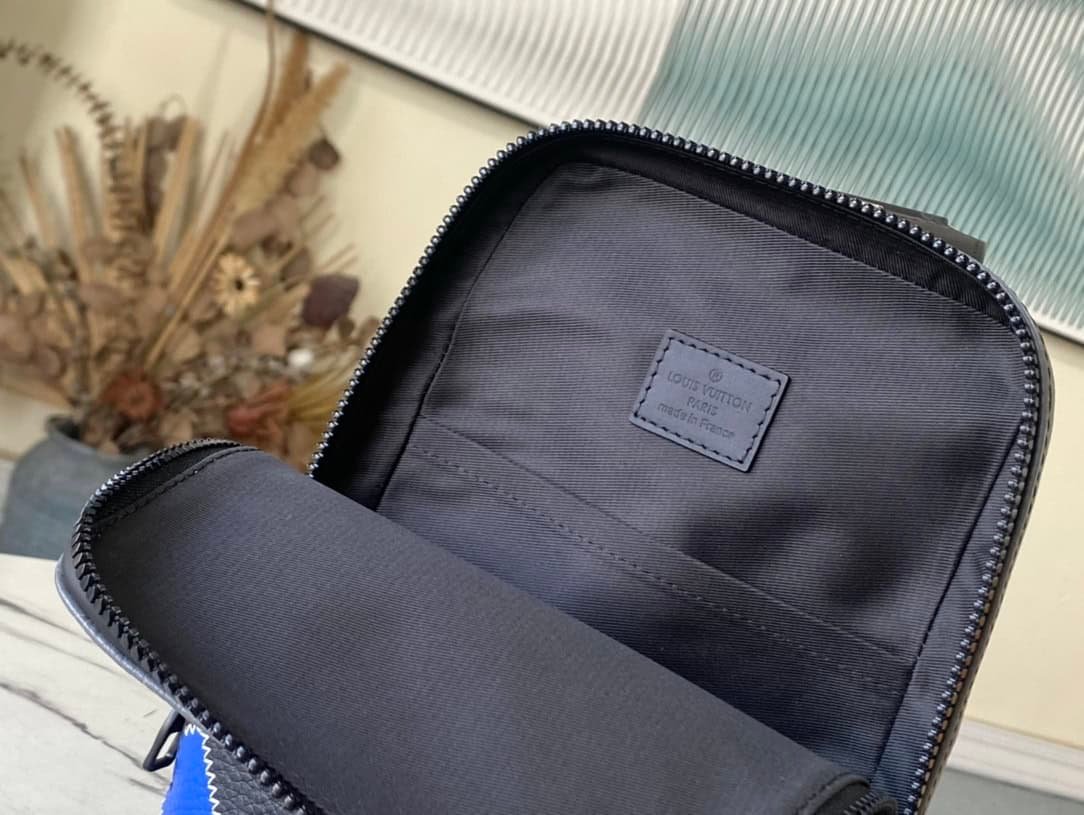 Louis Vuitton Damier Graphite Canvas Shoulder Bag 44318 | Sandra Bags - Image 2