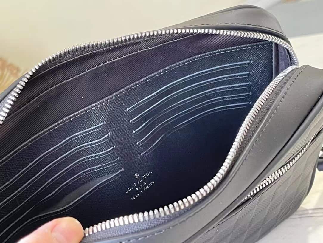 Louis Vuitton KASAI Handbag - Spacious Zipper Opening 78630 | Sandra Bags - Image 5