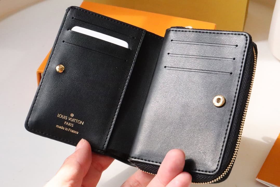 Louis Vuitton Lou Coussin Wallet - Black 24021 | Sandra Bags - Image 3