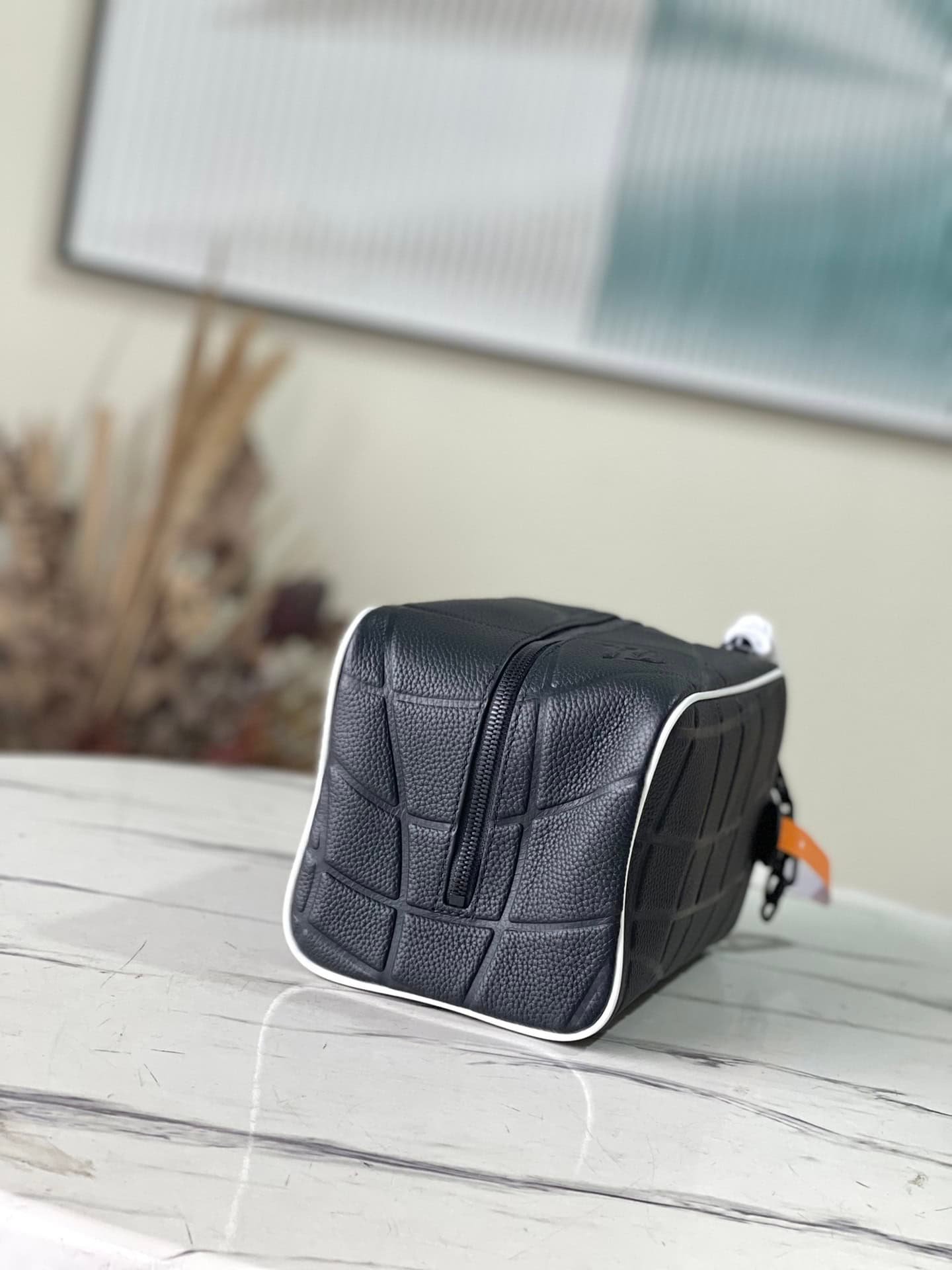 Louis Vuitton Cloakroom Dopp Kit Handbag 69053 | Sandra Bags - Image 4