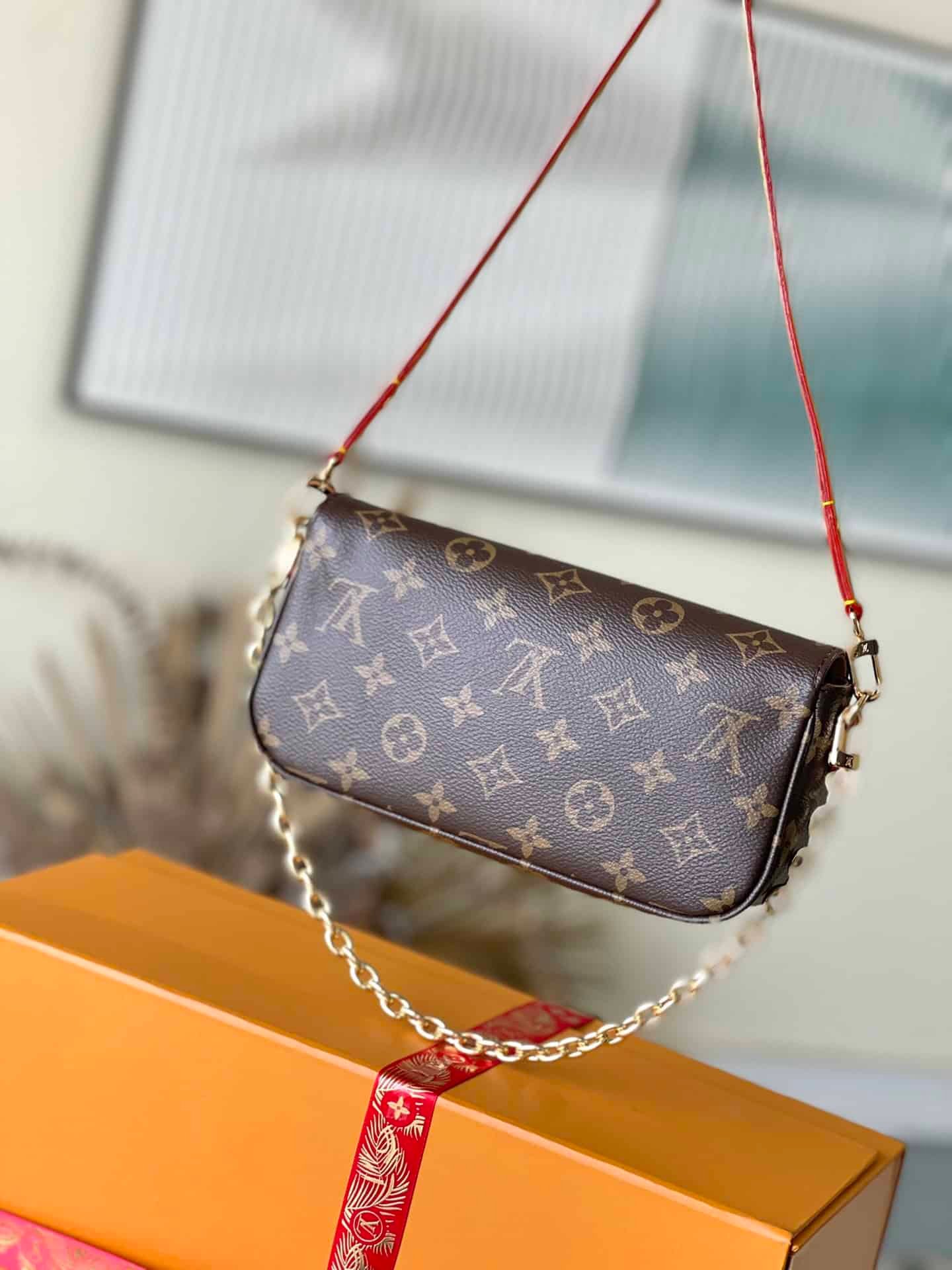 Louis Vuitton Wallet On Chain Ivy Handbag 50663 | Sandra Bags - Image 3