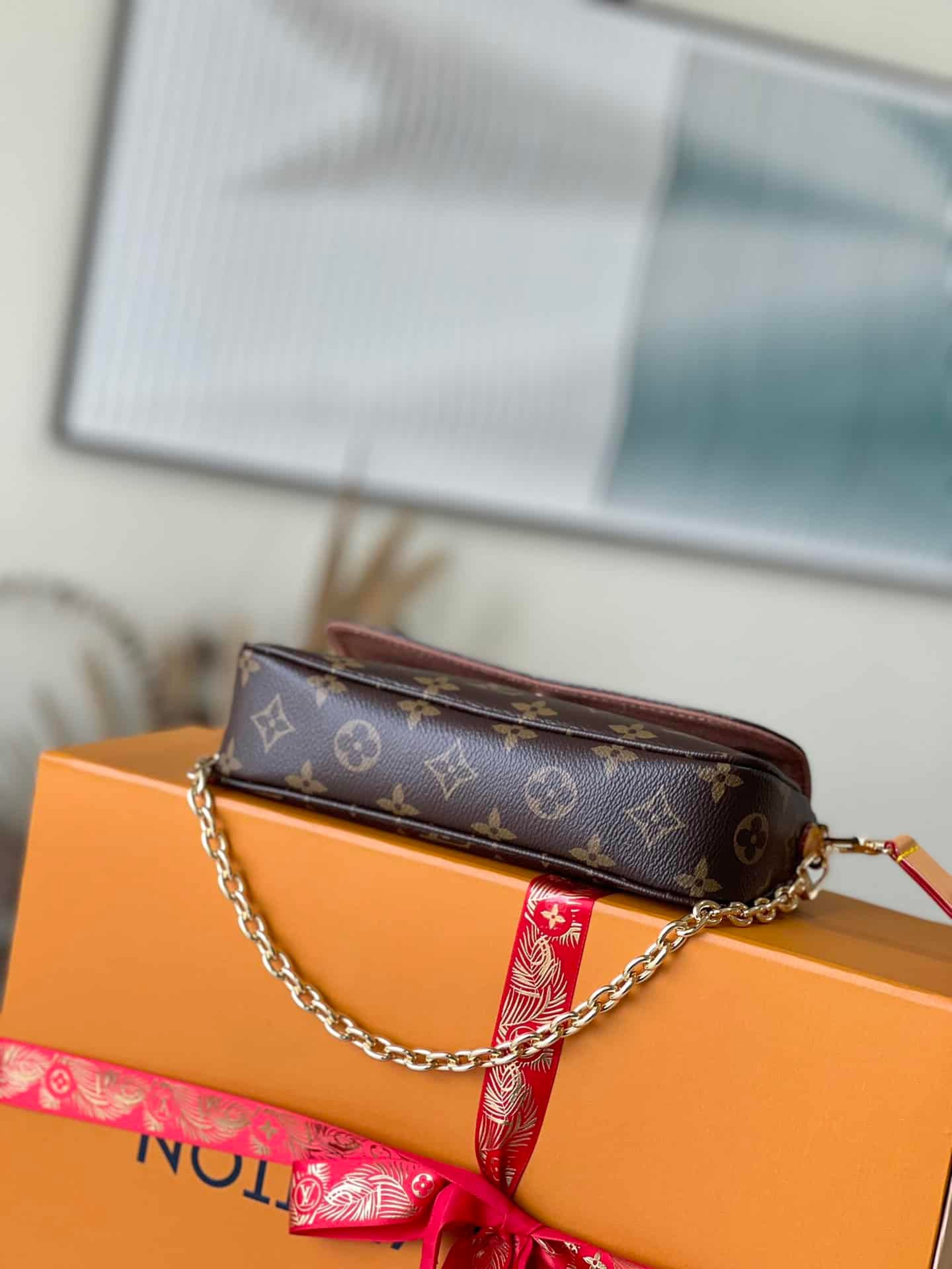 Louis Vuitton Wallet On Chain Ivy Handbag 50663 | Sandra Bags - Image 5