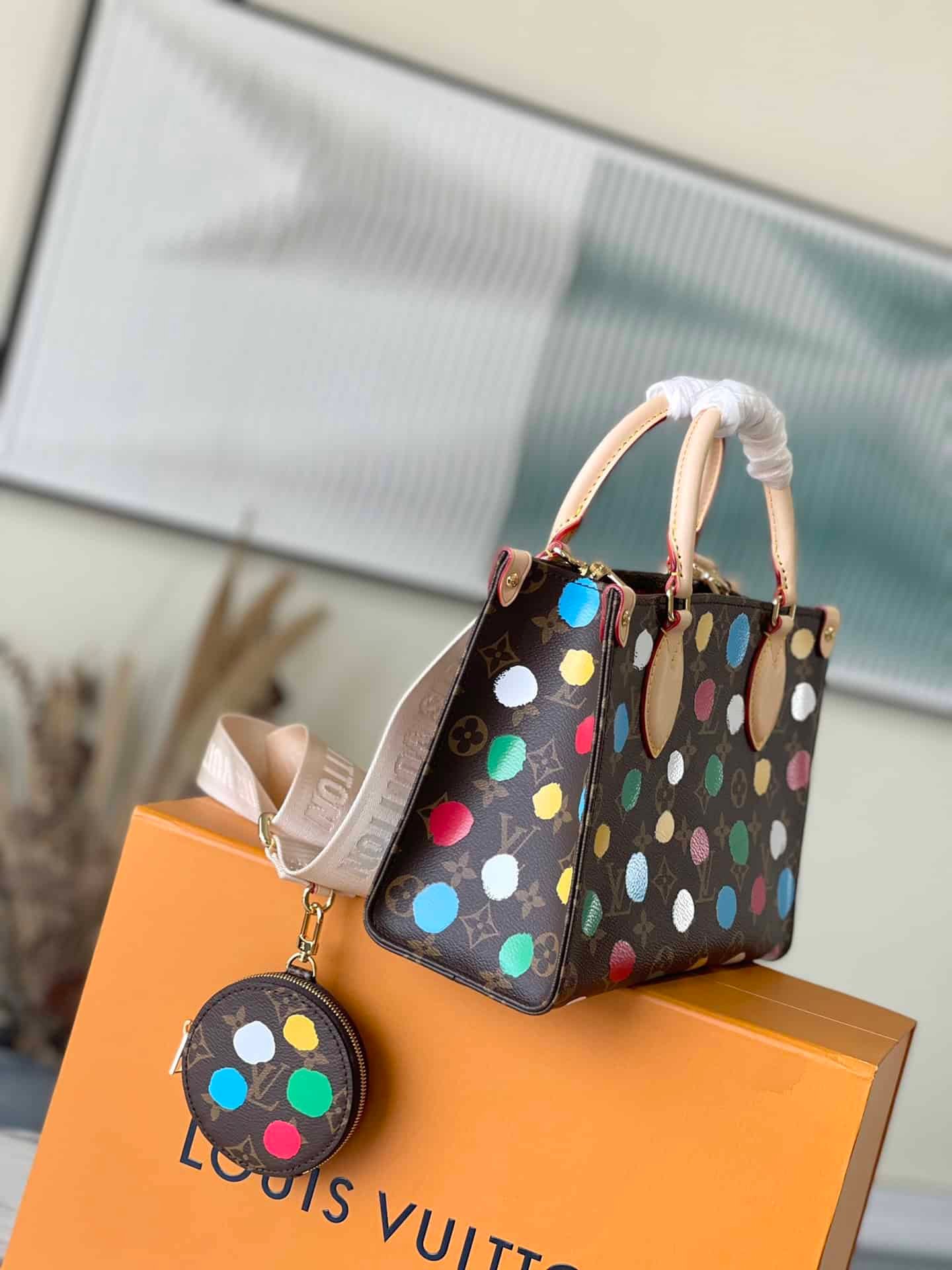 Louis Vuitton YK OnTheGo Small Handbag 61568 | Sandra Bags - Image 2