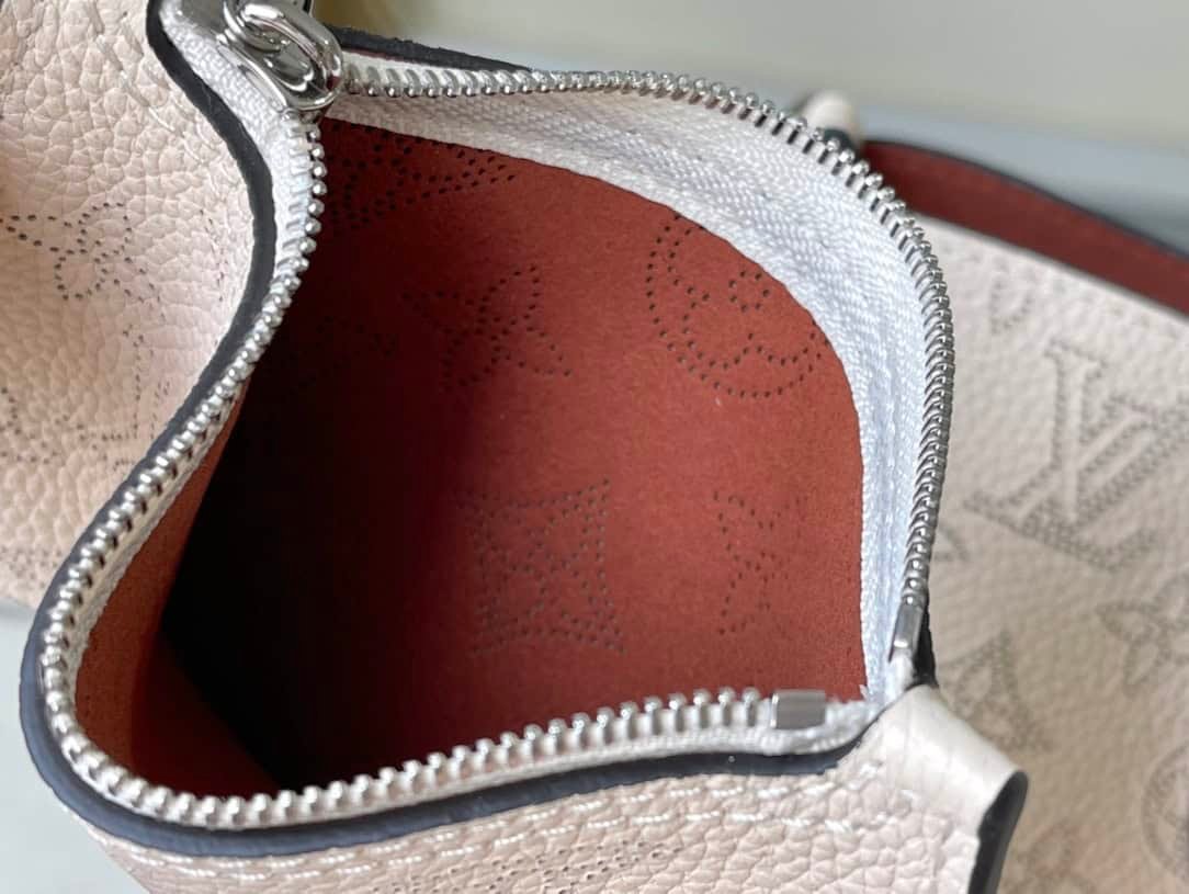 Louis Vuitton White Blossom Small Handbag 89189 | Sandra Bags - Image 5