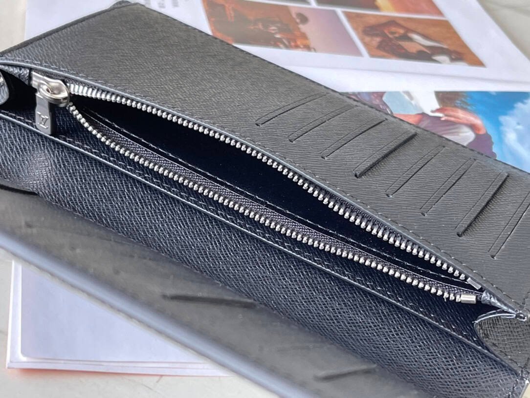 Louis Vuitton Cross-Grain Gray BRAZZA Wallet 41805 | Sandra Bags - Image 2