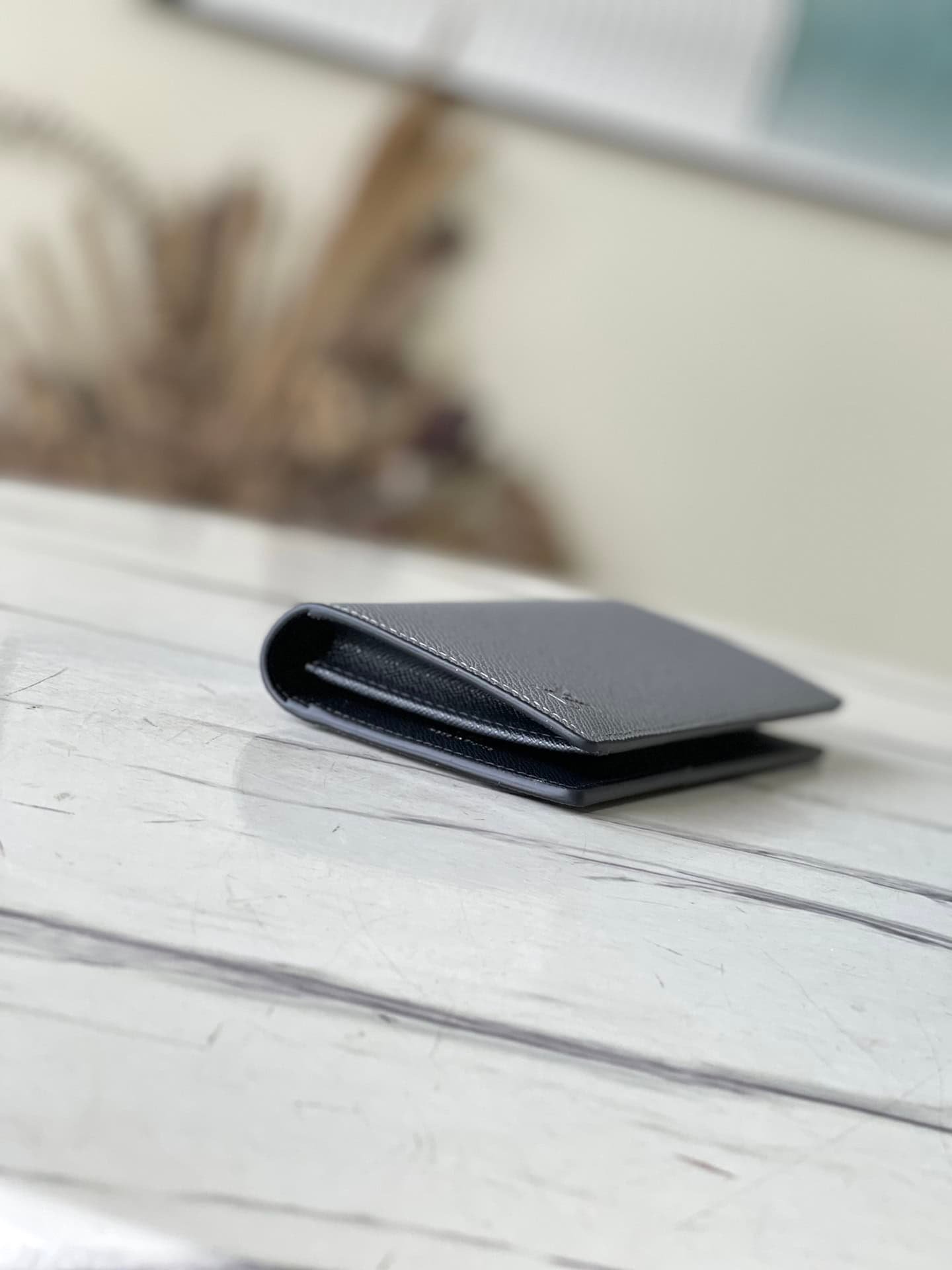 Louis Vuitton Cross-Grain Gray BRAZZA Wallet 41805 | Sandra Bags - Image 4