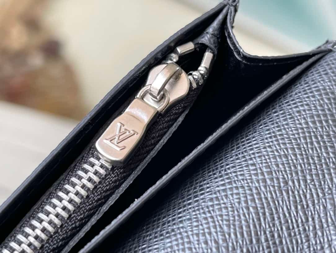 Louis Vuitton Cross-Grain Gray BRAZZA Wallet 41805 | Sandra Bags - Image 8