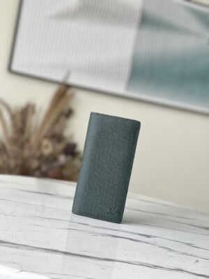 Louis Vuitton Saffiano green BRAZZA Wallet 74869 | Sandra Bags