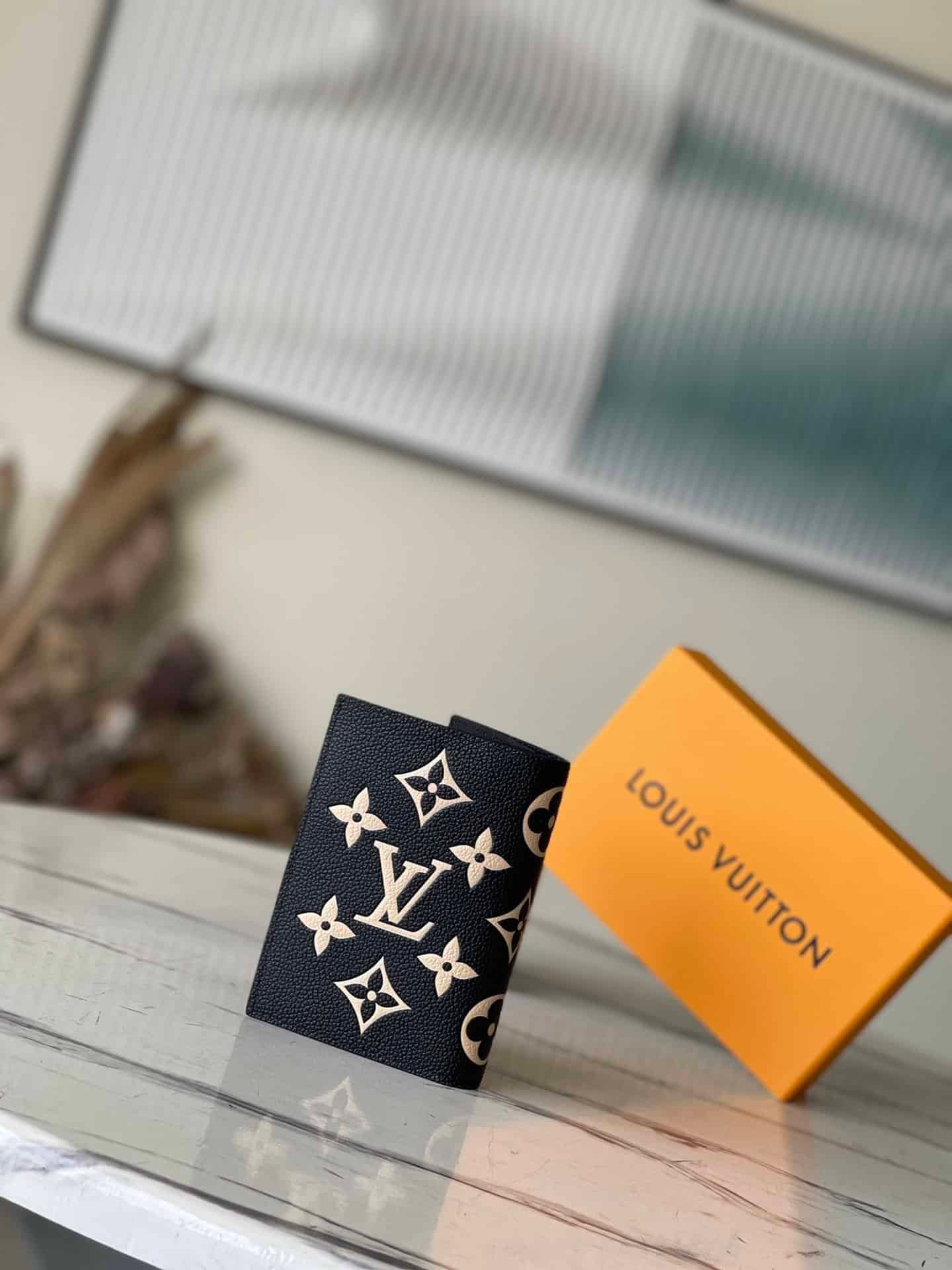 Louis Vuitton Gaudy Handbag 15178 | Sandra Bags - Image 5