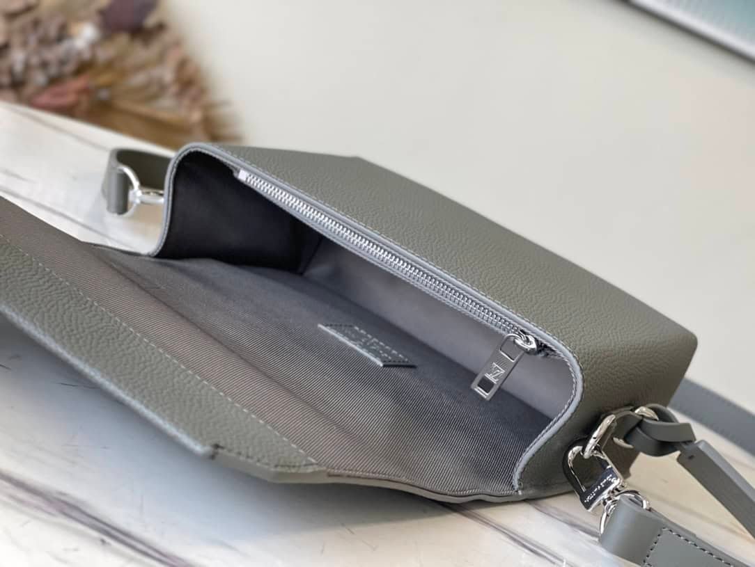 Louis Vuitton Flap Mini Handbag - Green 82750 | Sandra Bags - Image 5