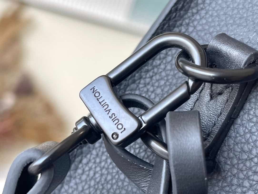 Louis Vuitton Flap Mini Handbag - Black 70607 | Sandra Bags - Image 4