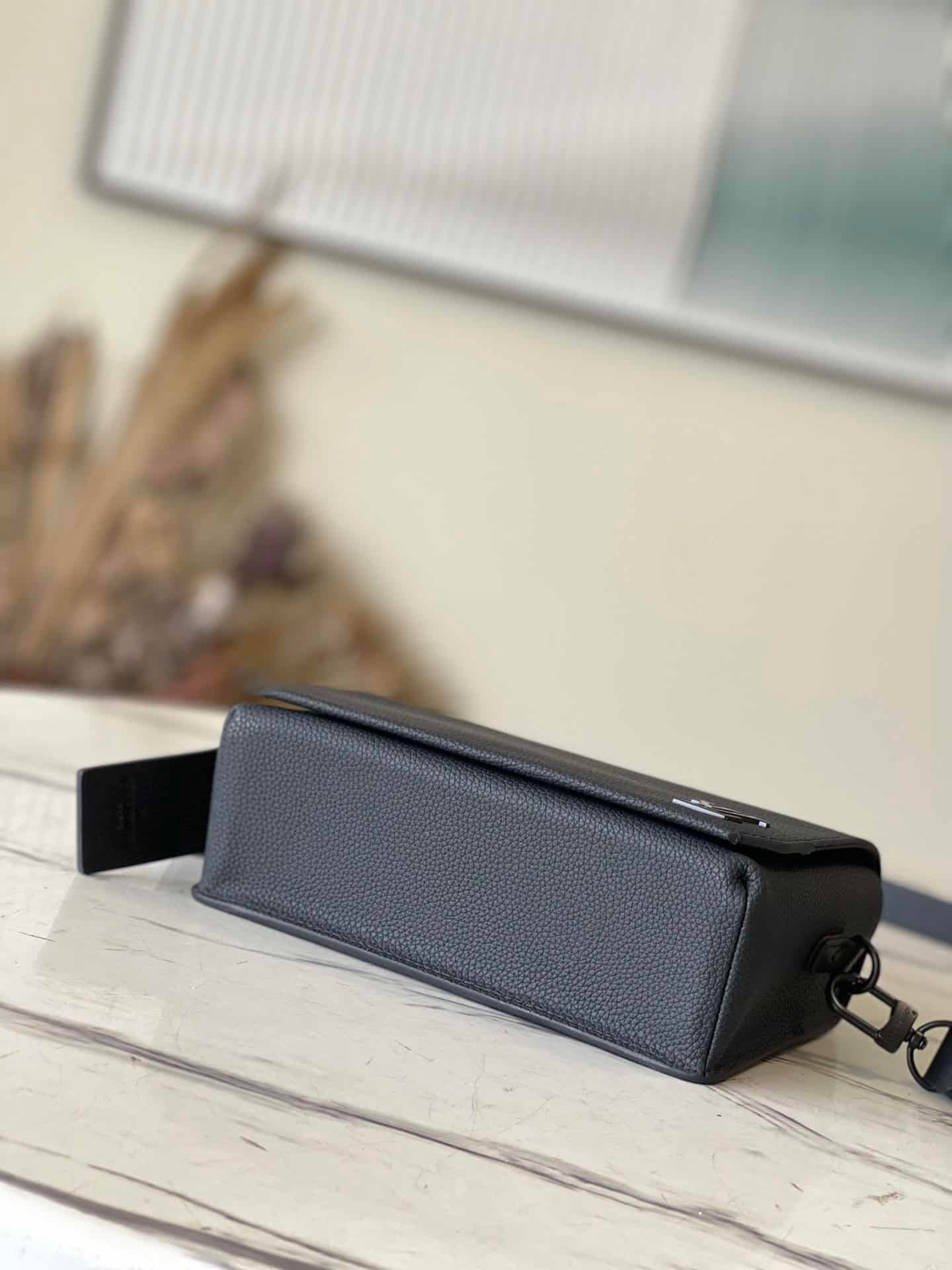 Louis Vuitton Flap Mini Handbag - Black 70607 | Sandra Bags - Image 2