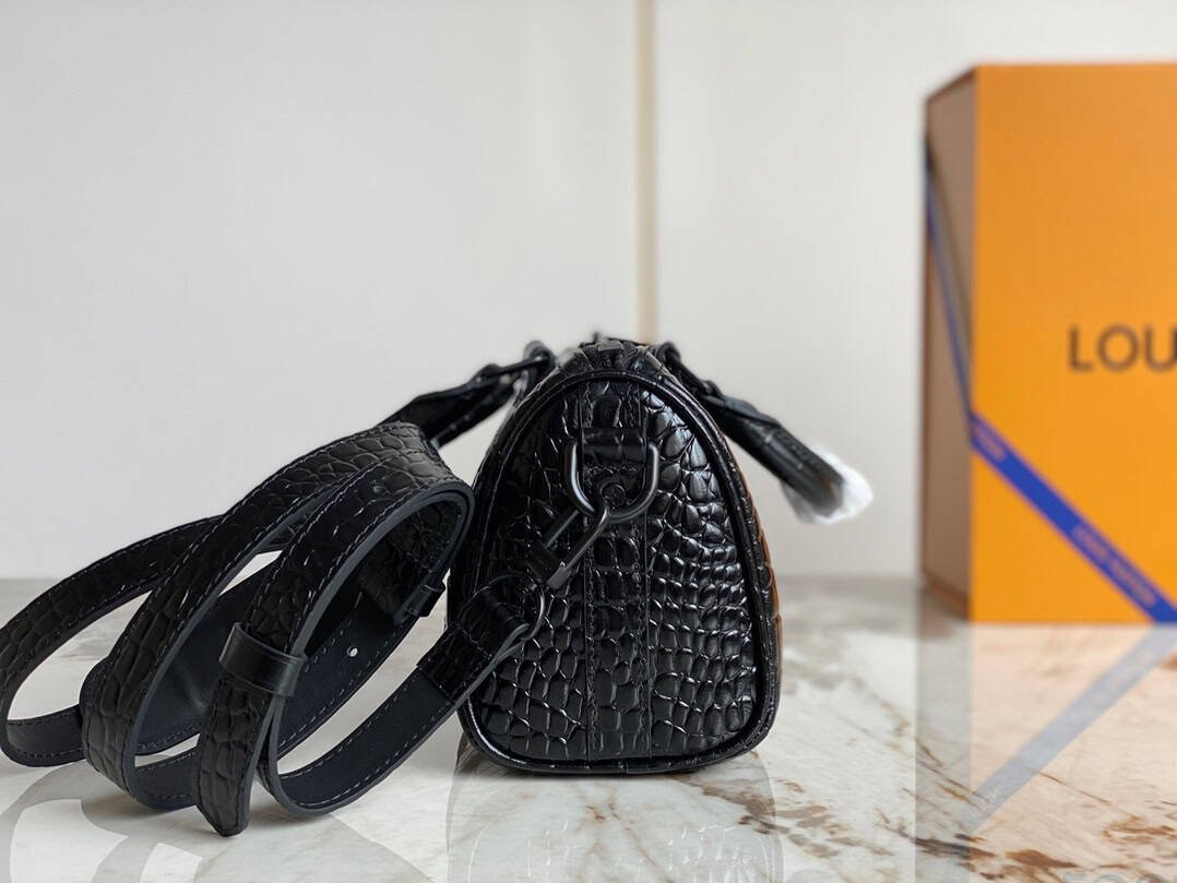 Louis Vuitton Keepall 25 Crocodile Pattern Men’s Bag – Black 85809 | Sandra Bags - Image 4