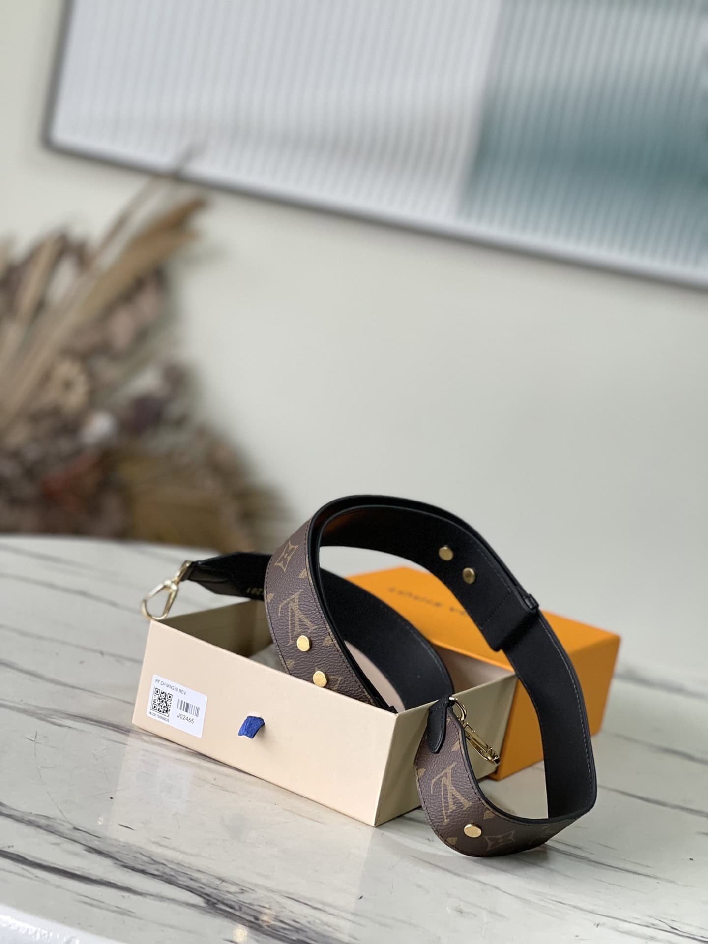 Louis Vuitton Black Clever Shoulder Strap 86283 | Sandra Bags - Image 8