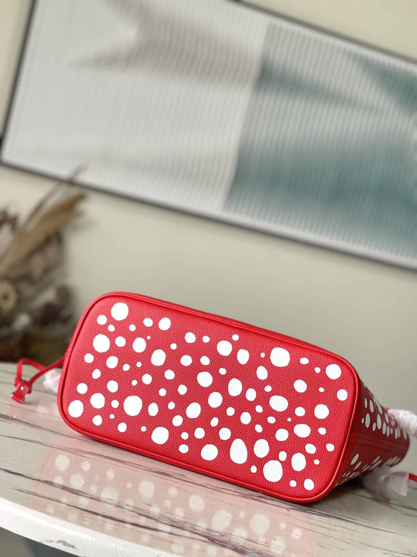 Louis Vuitton White Polka Dot Neverfull Medium Handbag 25759 | Sandra Bags - Image 3