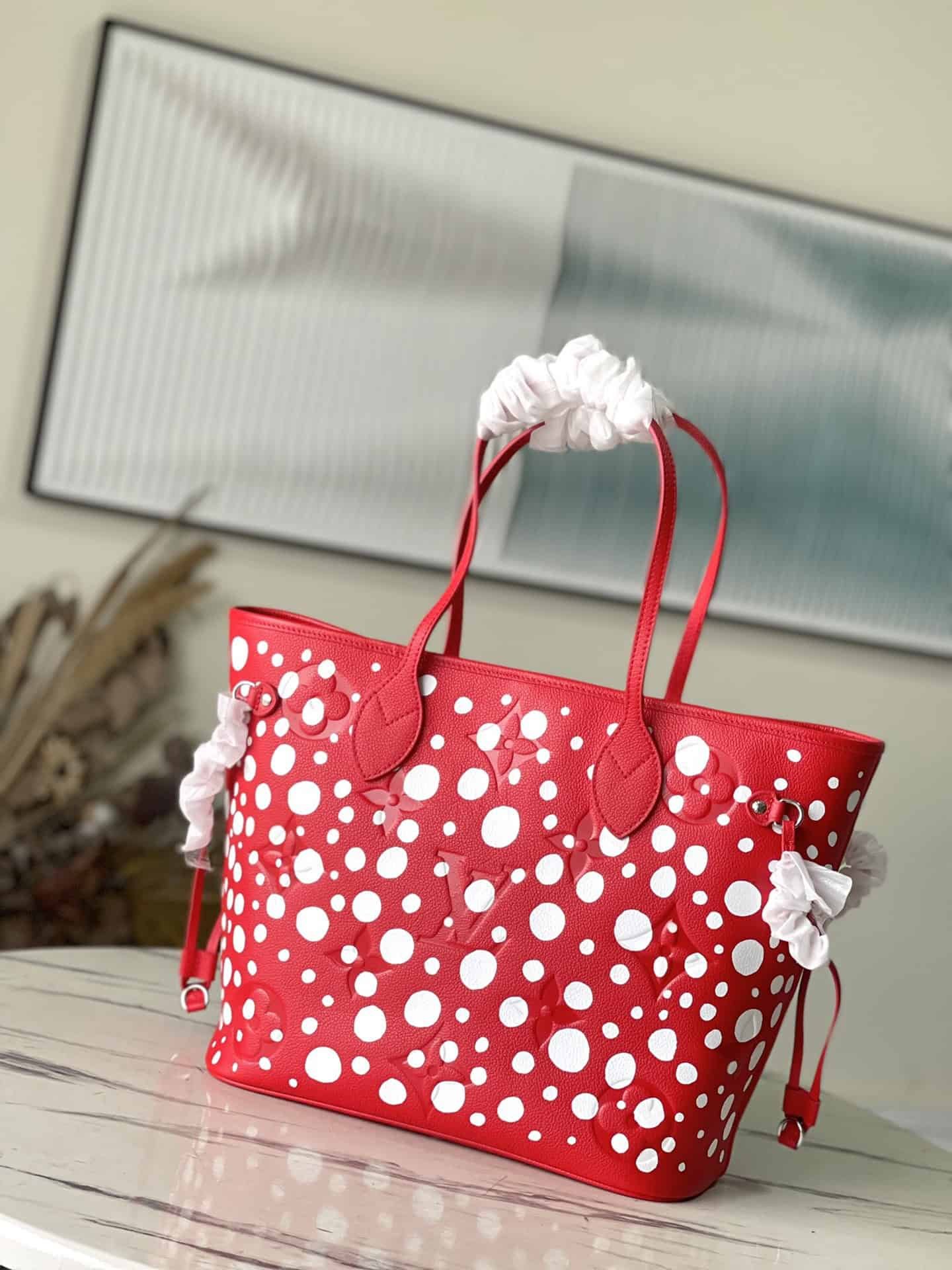 Louis Vuitton White Polka Dot Neverfull Medium Handbag 25759 | Sandra Bags - Image 4