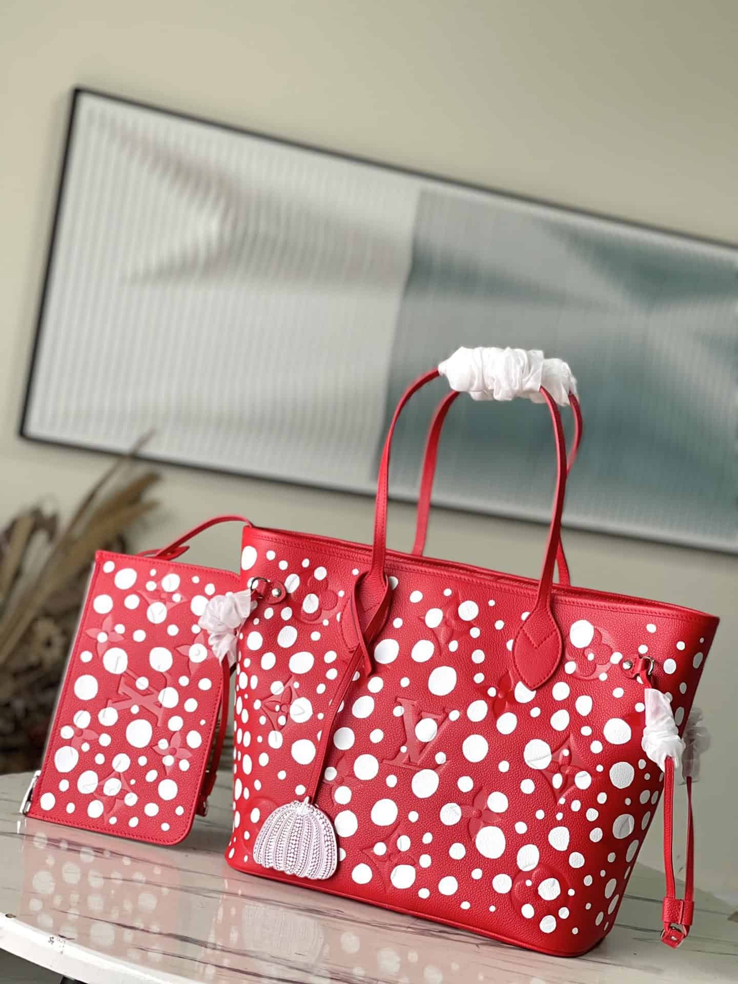 Louis Vuitton White Polka Dot Neverfull Medium Handbag 25759 | Sandra Bags