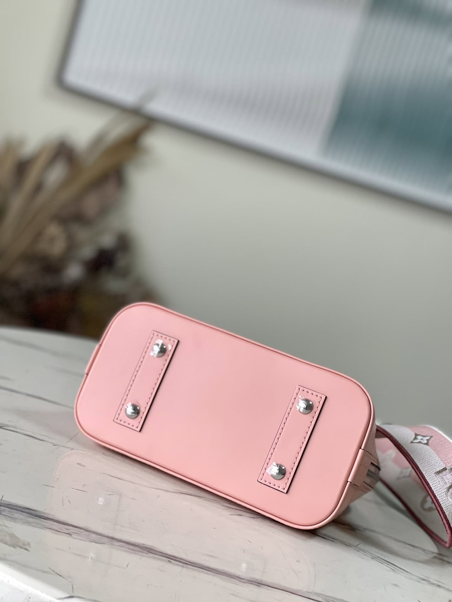 Louis Vuitton Peach Pink Hand Bag 39129 | Sandra Bags - Image 6