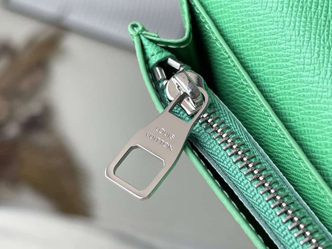 Louis Vuitton Monogram Pattern Brazza Wallet 88478 | Sandra Bags - Image 6