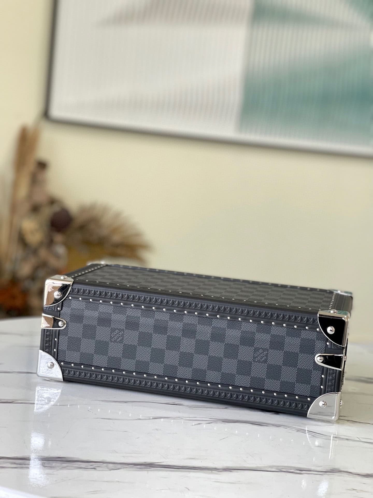 Louis Vuitton Heiger Grey 8-Piece Watch Case 83162 | Sandra Bags - Image 8