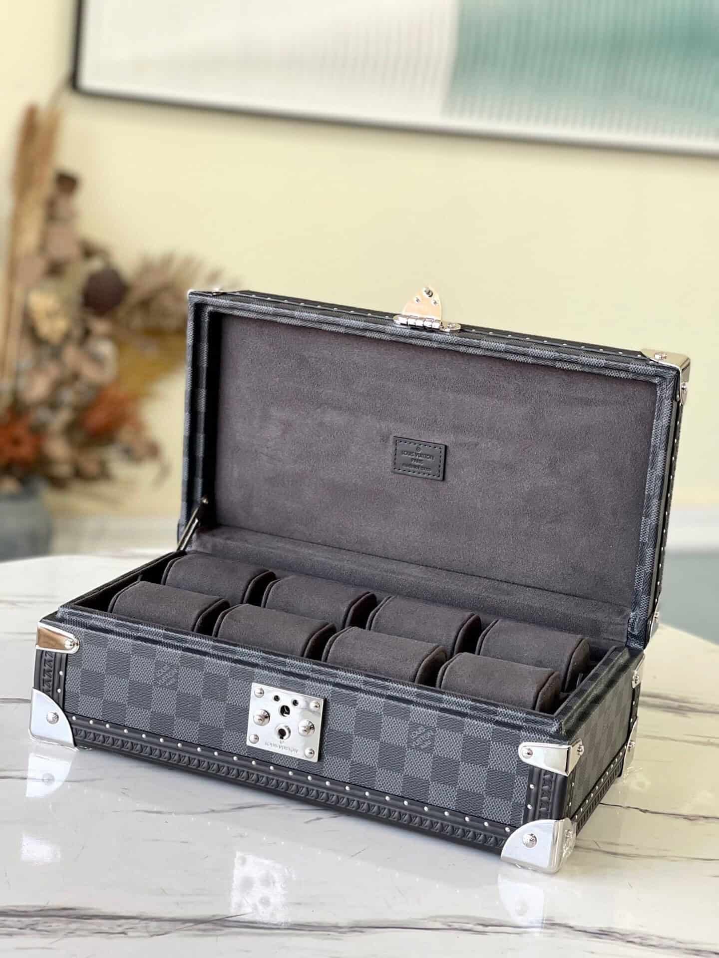 Louis Vuitton Heiger Grey 8-Piece Watch Case 83162 | Sandra Bags - Image 9