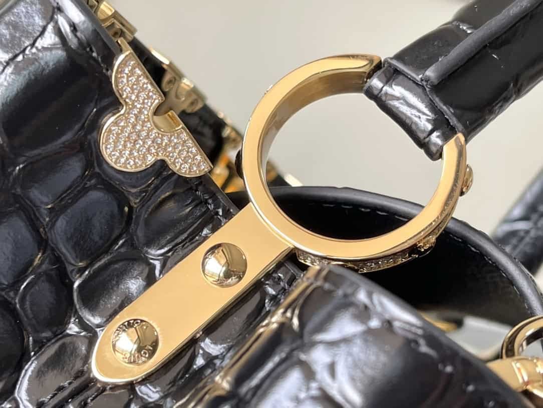 Louis Vuitton Crocodile Pattern Gold Buckle Medium 77272 | Sandra Bags - Image 4