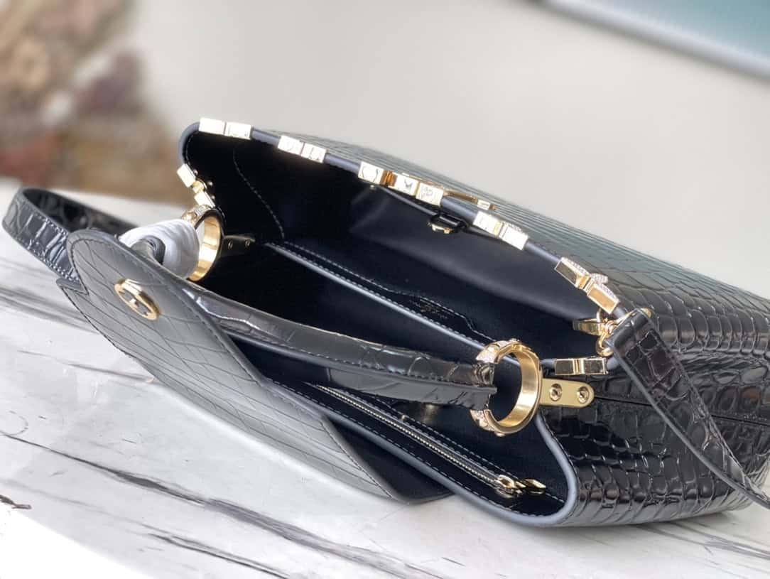 Louis Vuitton Crocodile Pattern Gold Buckle Medium 77272 | Sandra Bags - Image 5