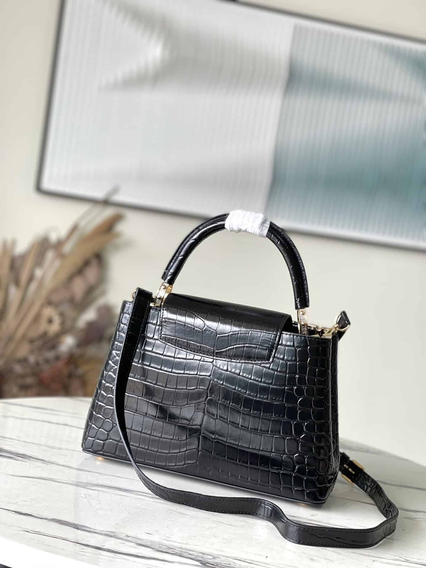 Louis Vuitton Crocodile Pattern Gold Buckle Medium 77272 | Sandra Bags - Image 3