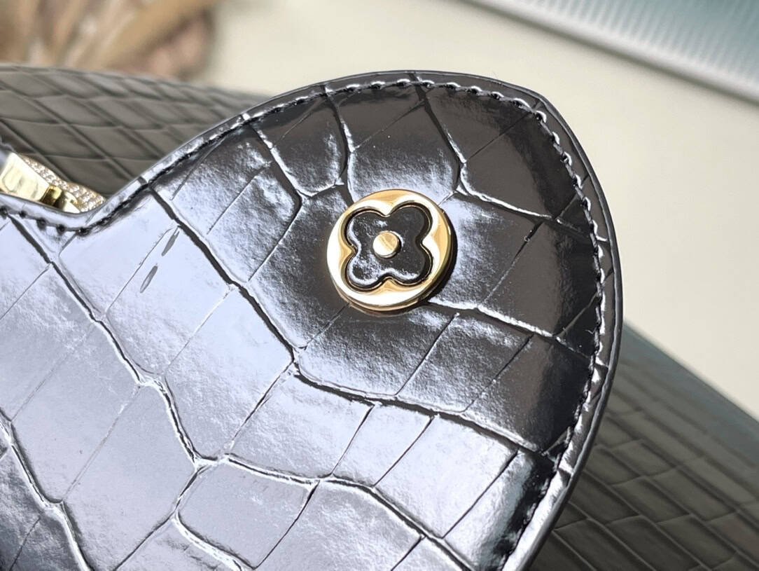 Louis Vuitton Crocodile Pattern Gold Buckle Medium 77272 | Sandra Bags - Image 9