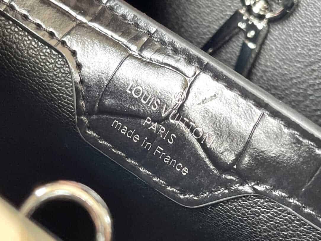 Louis Vuitton Crocodile Pattern Silver Buckle Trumpet Bag 83444 | Sandra Bags - Image 2