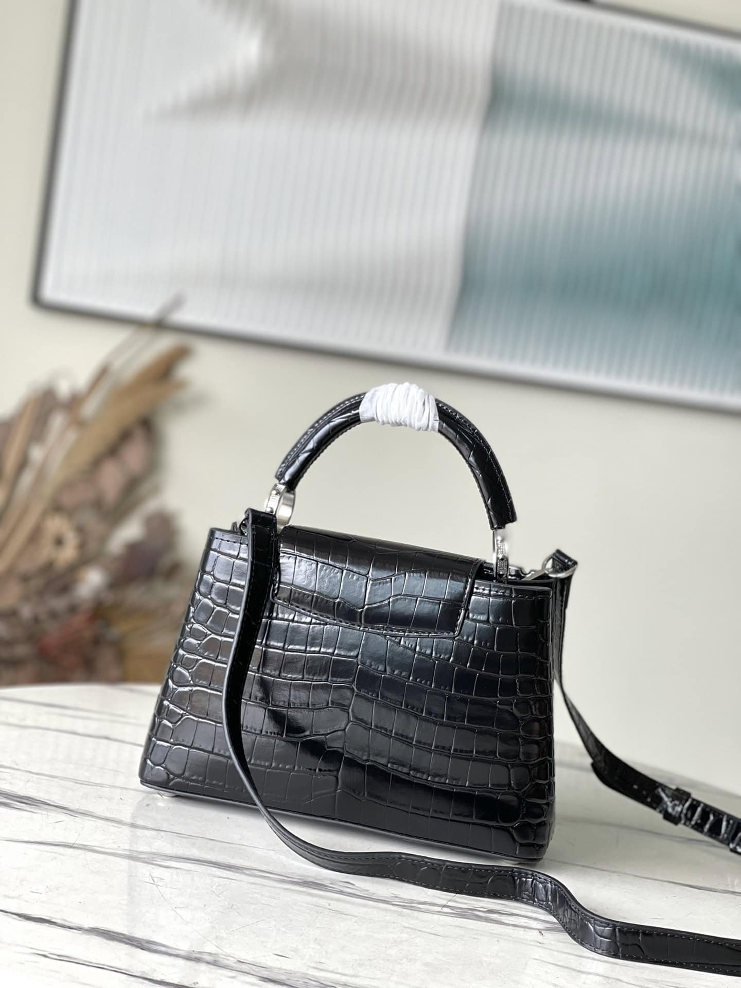 Louis Vuitton Crocodile Pattern Silver Buckle Trumpet Bag 83444 | Sandra Bags - Image 3