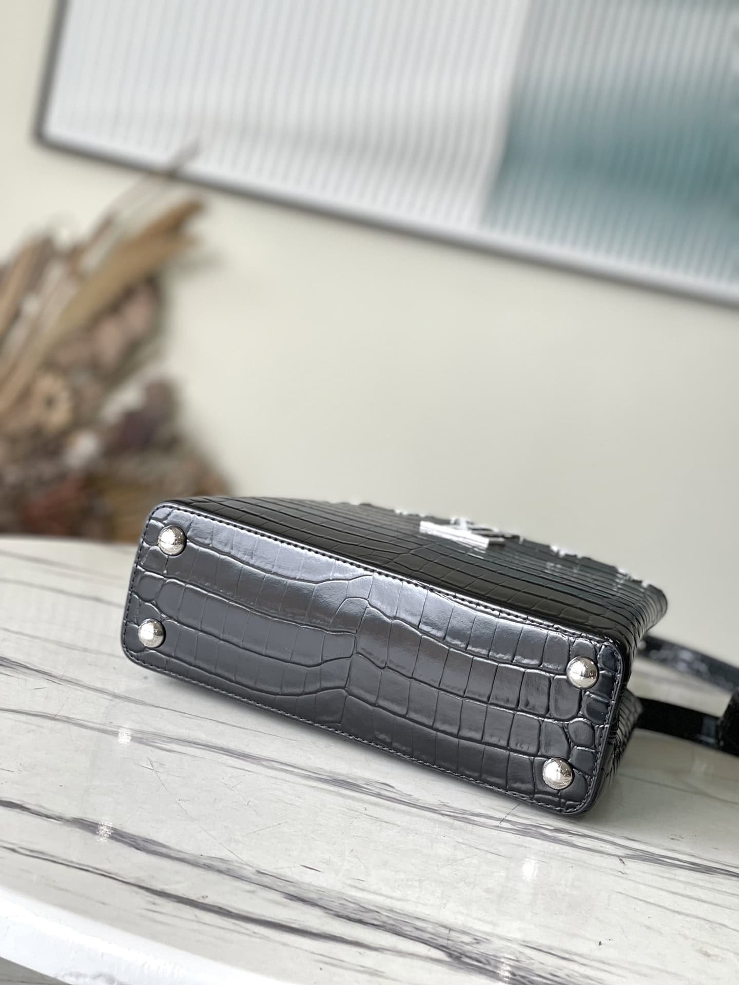 Louis Vuitton Crocodile Pattern Silver Buckle Trumpet Bag 83444 | Sandra Bags - Image 8