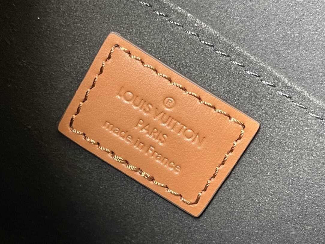 Louis Vuitton Classic Dauphine Handbag 30856 | Sandra Bags - Image 3