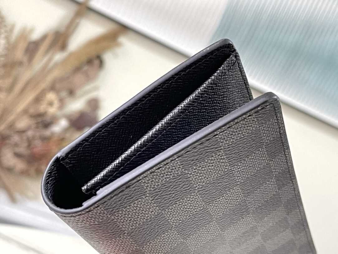 Louis Vuitton Brazza Wallet 58608 | Sandra Bags - Image 4