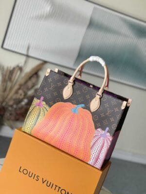 Louis Vuitton ONTHEGO Handbag 94600 | Sandra Bags