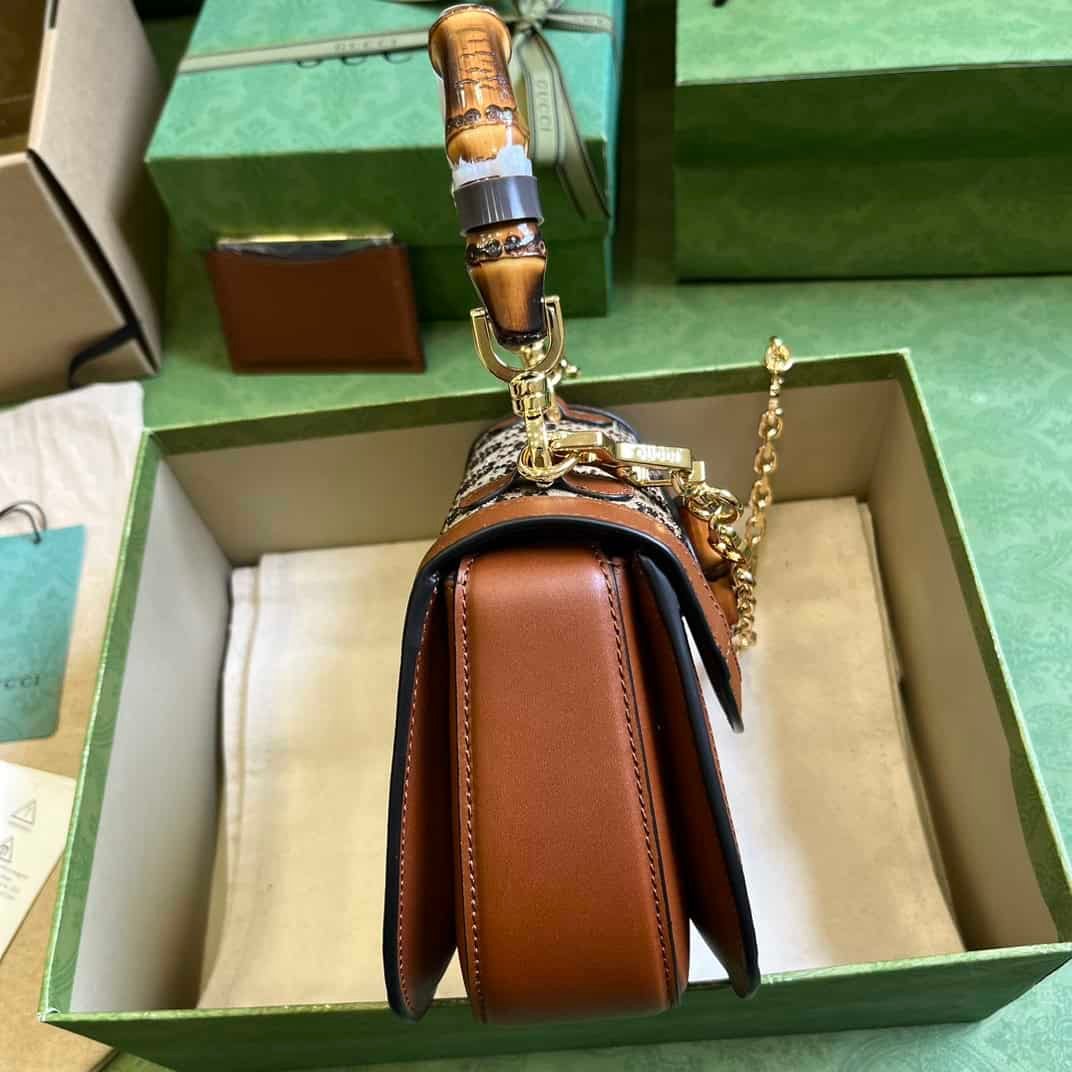 Gucci Bamboo 1947 Small Handbag. 89711 | Sandra Bags - Image 4