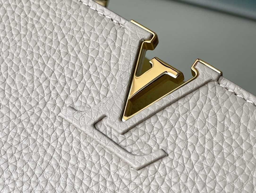 Louis Vuitton Capucines Handbag - Grey 97308 | Sandra Bags - Image 7