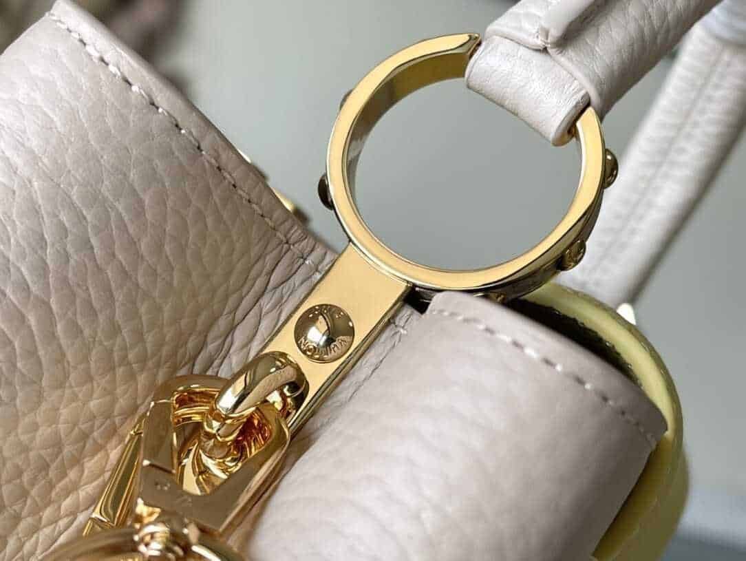 Louis Vuitton Capucines Handbag - Grey 97308 | Sandra Bags - Image 9