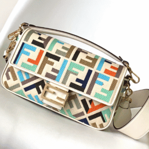 Fendi Baguette Classic Medium Handbag 78018 | Sandra Bags