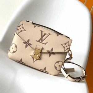 Louis Vuitton Pochette Metis Handbag 42067 | Sandra Bags