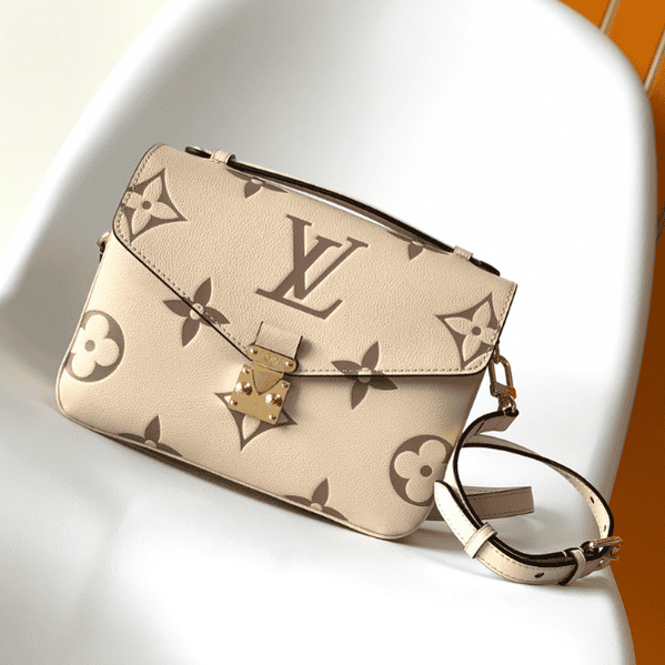 Louis Vuitton Pochette Metis Handbag 42067 | Sandra Bags