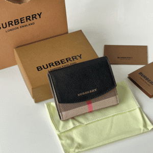 Burberry House Check Pattern Short Wallet - Black 95915 | Sandra Bags