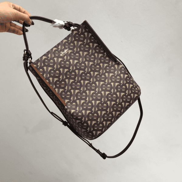 Burberry Elizabeth Bucket Bag 32753 | Sandra Bags