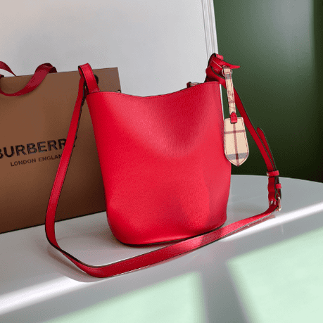 Burberry Women's One Shoulder Messenger Bag - Red 44016 | Sandra Bags