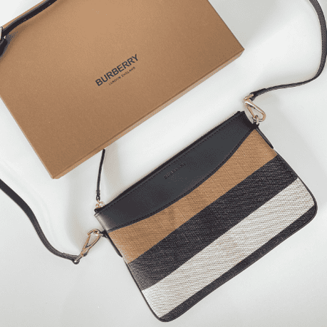 Burberry House Check Crossbody Clutch Bag 44800 | Sandra Bags
