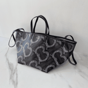 Burberry Beach Tote Bag - Black 33746 | Sandra Bags