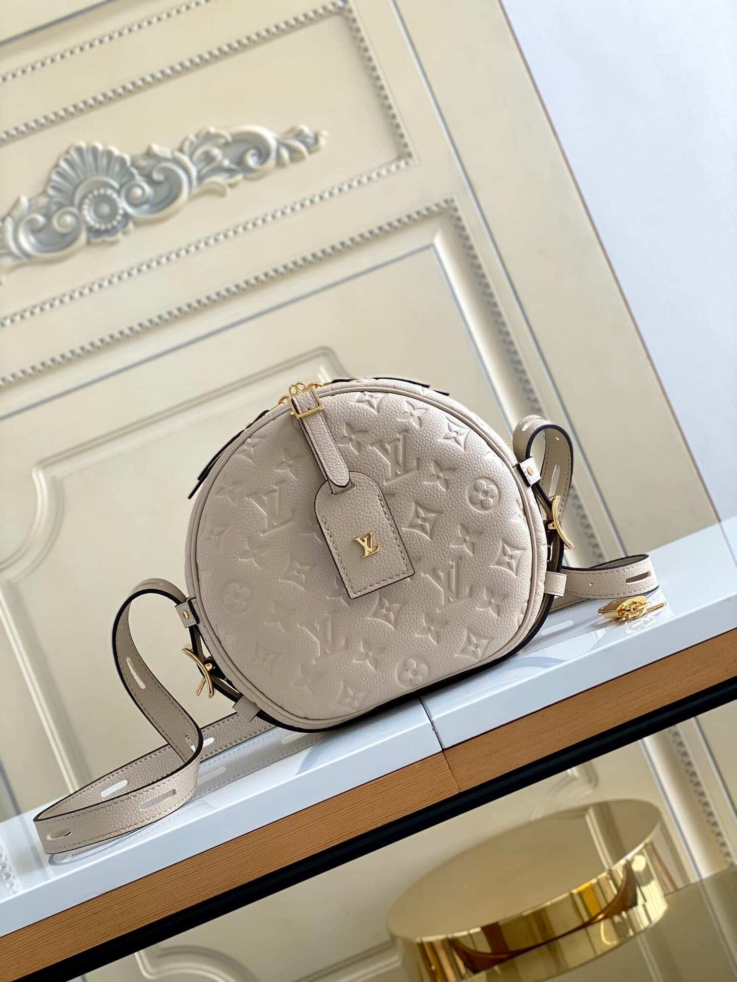 Louis Vuitton Boîte Chapeau Souple Handbag - White 57403 | Sandra Bags