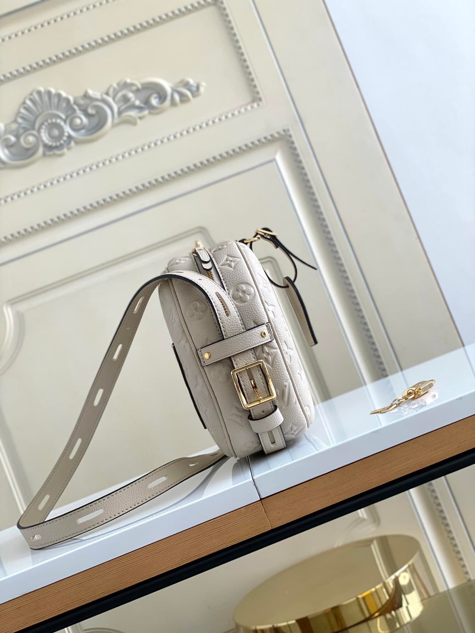 Louis Vuitton Boîte Chapeau Souple Handbag - White 57403 | Sandra Bags - Image 5