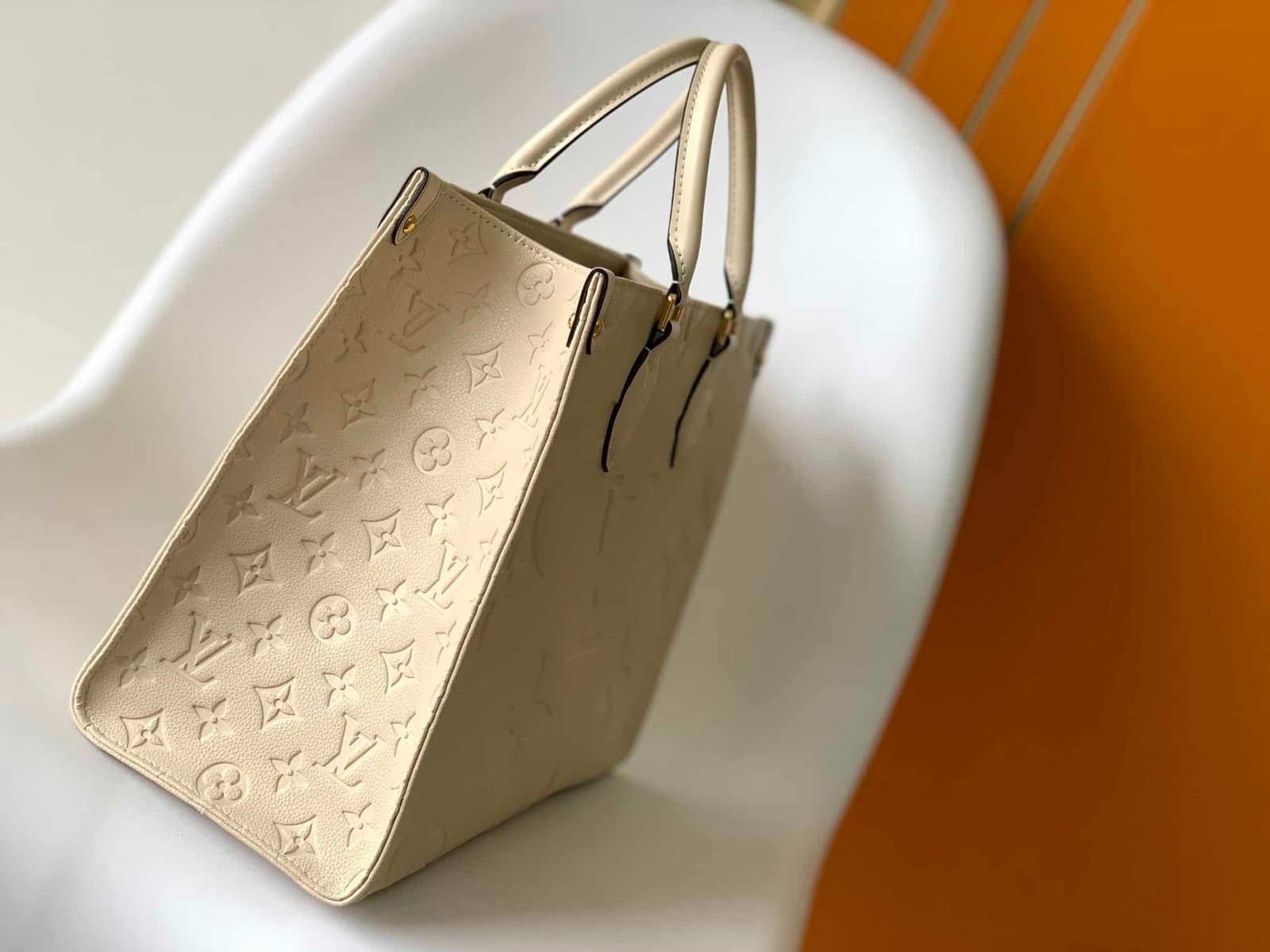 Louis Vuitton OnTheGo Medium Tote bag - White 34597 | Sandra Bags - Image 5